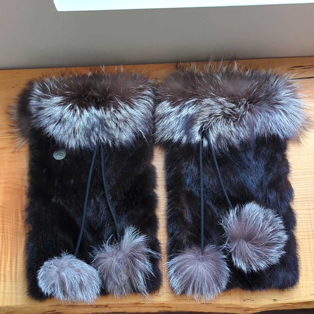 GUC recycled, real fur gaiters